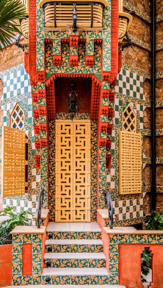 Visiting Barcelona, Casa Vicens entrance door